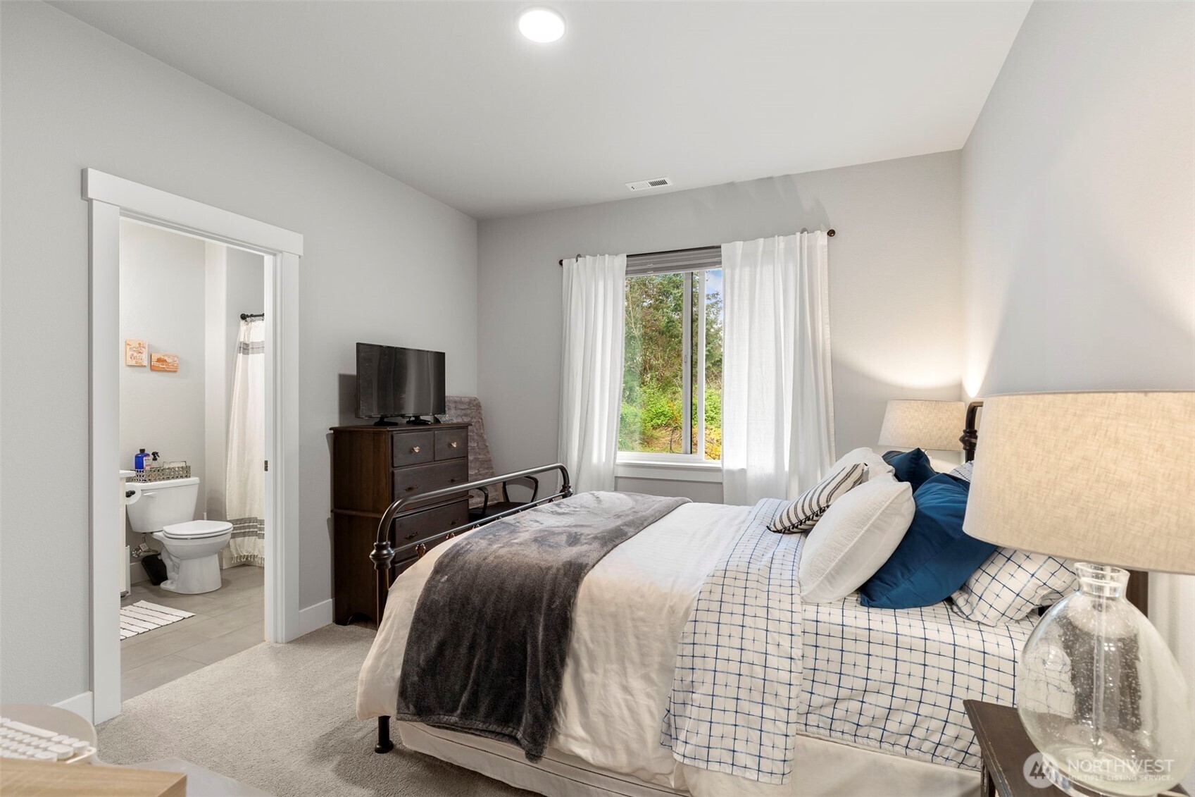 5040 Coppermill Court NE, Olympia, WA 98516