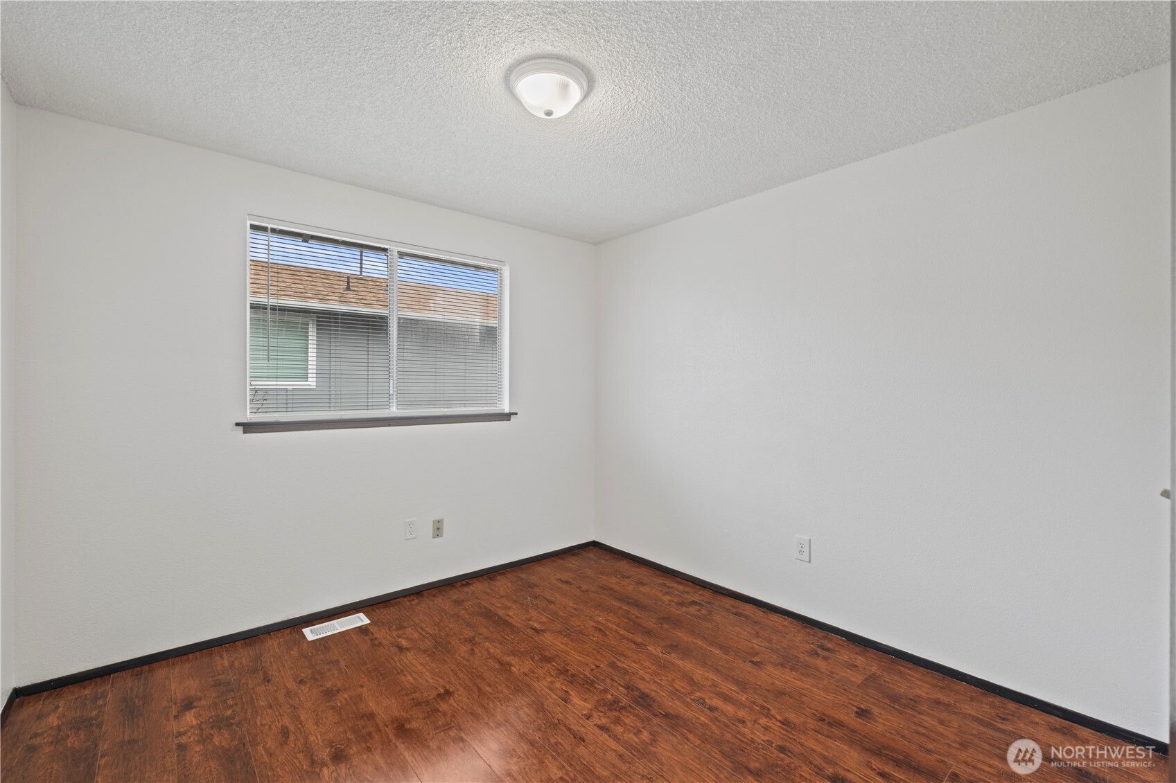 5676 S I Street , Tacoma, WA 98408