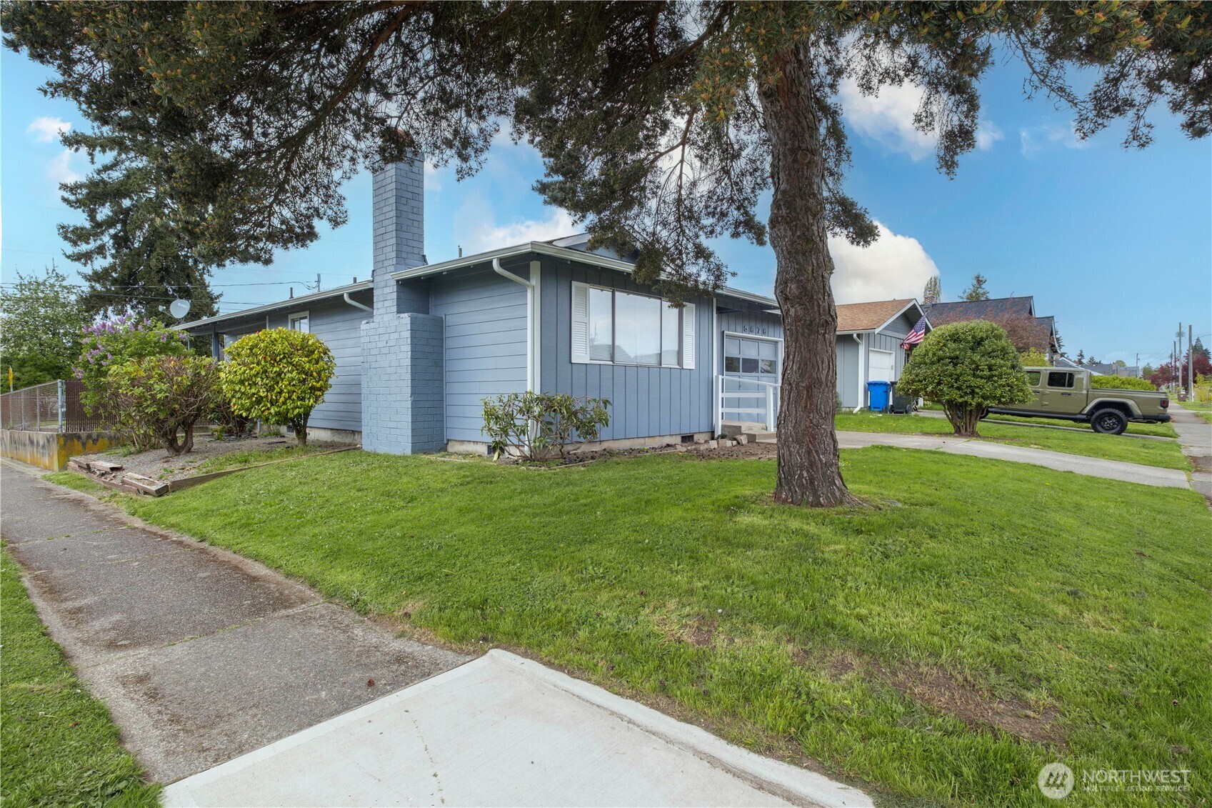 5676 S I Street , Tacoma, WA 98408