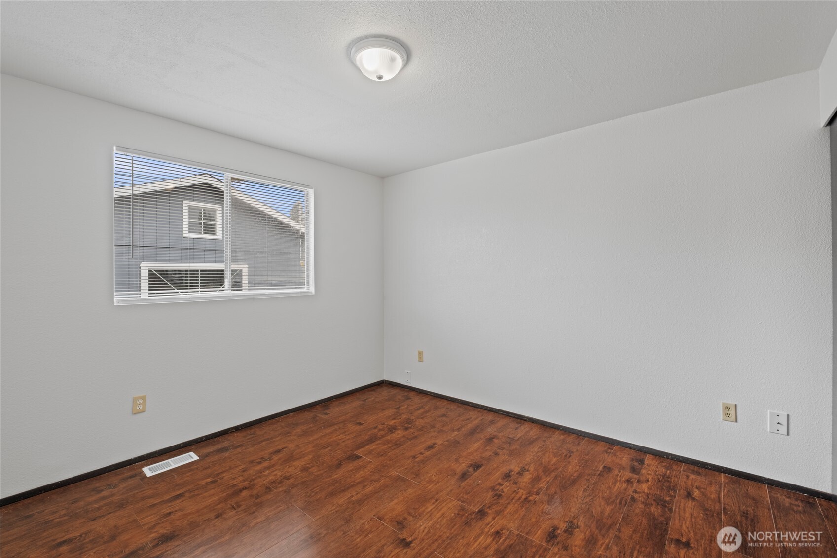 5676 S I Street , Tacoma, WA 98408