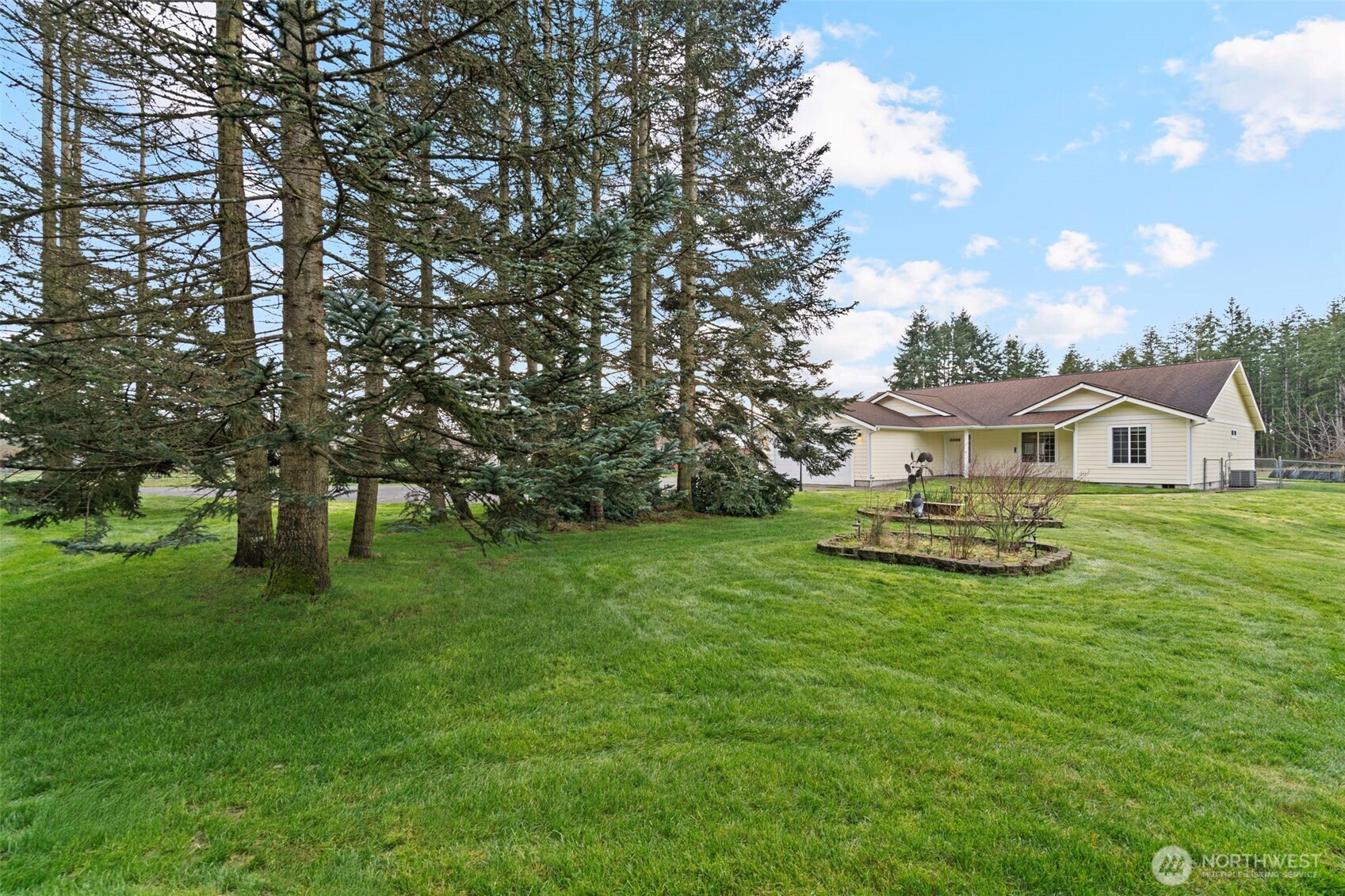 18647 Joselyn Street SW, Rochester, WA 98579