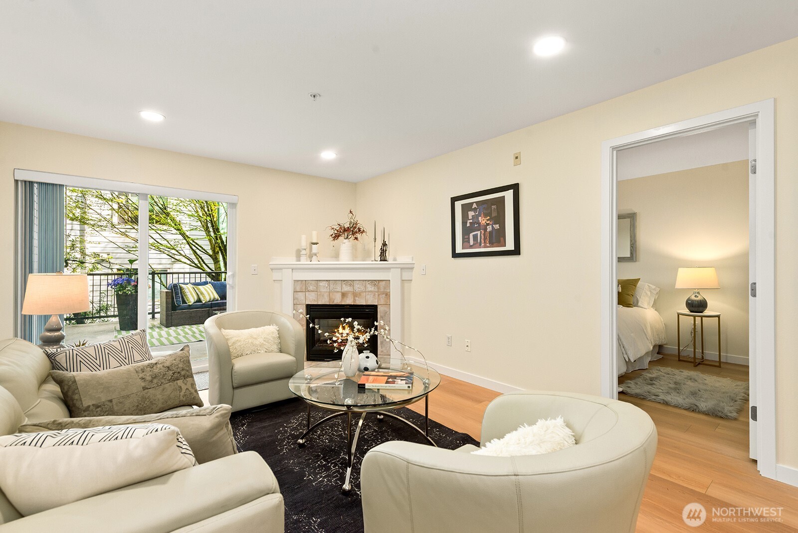 12345 Roosevelt Way NE #209, Seattle, WA 98125