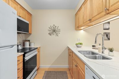 12345 Roosevelt Way NE #209, Seattle, WA 98125 - Photo 5