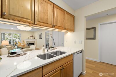 12345 Roosevelt Way NE #209, Seattle, WA 98125 - Photo 7
