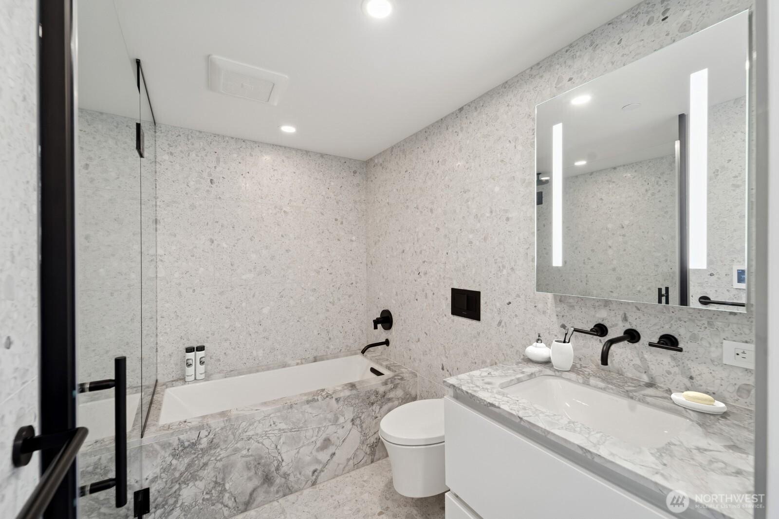 300 Virginia Street #1107, Seattle, WA 98121