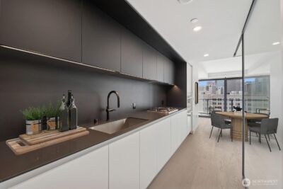 300 Virginia Street #1107, Seattle, WA 98121 - Photo 2