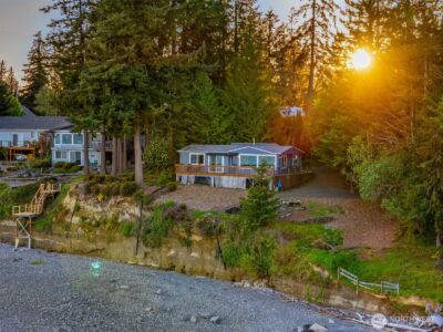 727 E Stretch Island Road S, Grapeview, WA 98546 - Photo 1