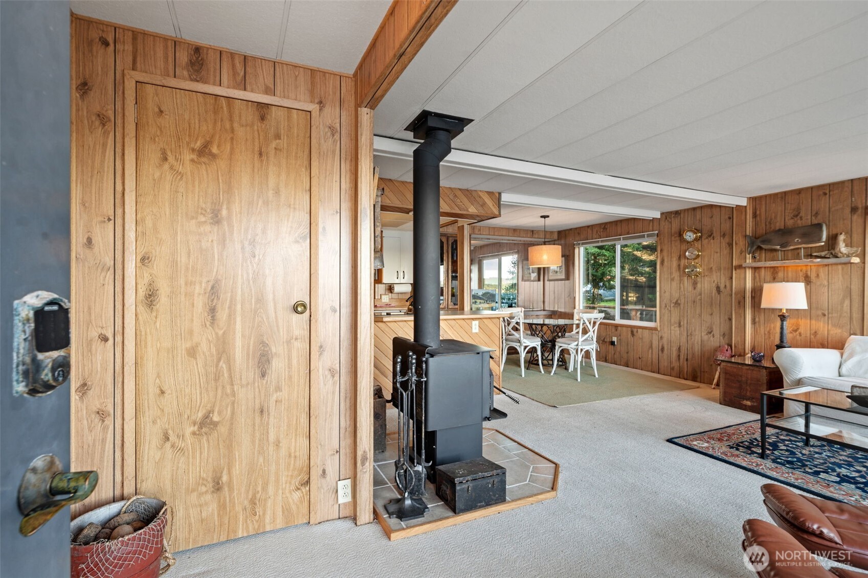 727 E Stretch Island Road S, Grapeview, WA 98546