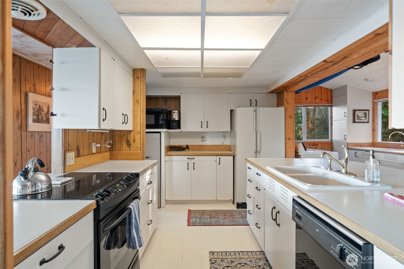 727 E Stretch Island Road S, Grapeview, WA 98546