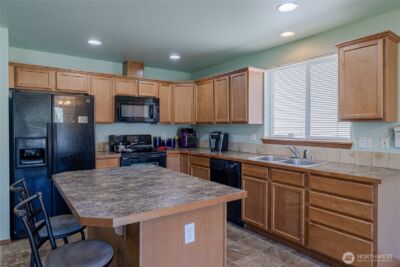 20402 5th Avenue Ct E, Spanaway, WA 98387-7825 - Photo 11