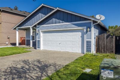 20402 5th Avenue Ct E, Spanaway, WA 98387-7825 - Photo 4