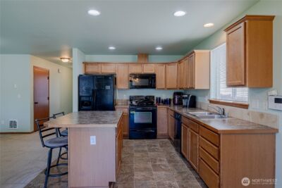 20402 5th Avenue Ct E, Spanaway, WA 98387-7825 - Photo 10