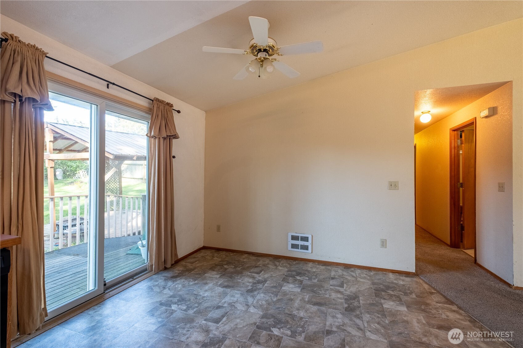 4587 Siesta Place Place , Oak Harbor, WA 98277