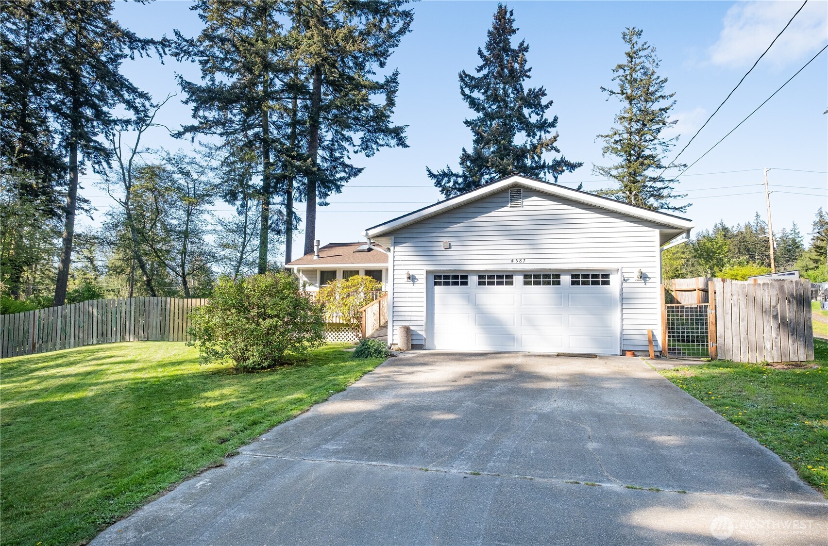 4587 Siesta Place Place , Oak Harbor, WA 98277