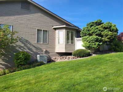 351 19th Street NE #26, East Wenatchee, WA 98802 - Photo 5