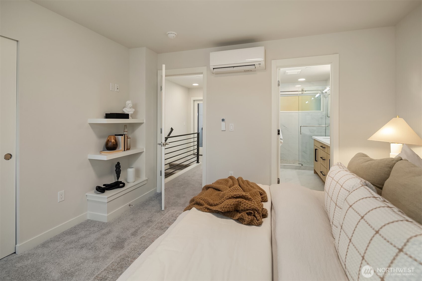 105 NW 39th Street #D, Seattle, WA 98107