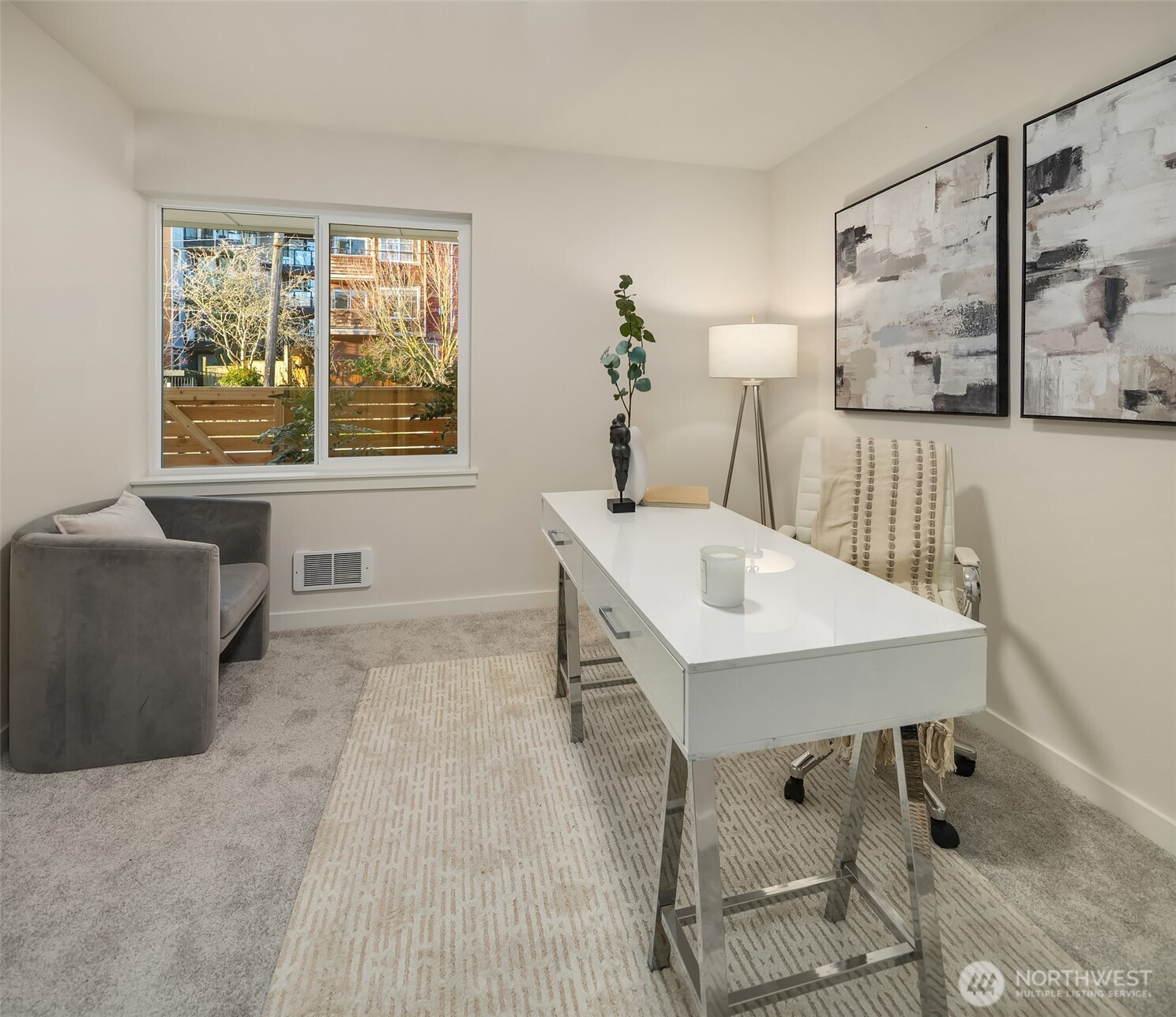 105 NW 39th Street #D, Seattle, WA 98107