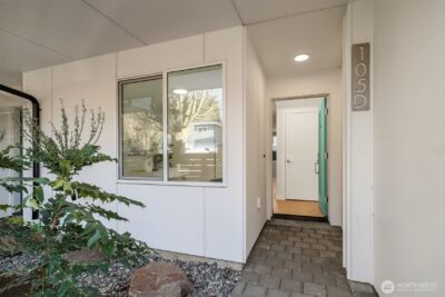105 NW 39th Street #D, Seattle, WA 98107 - Photo 3