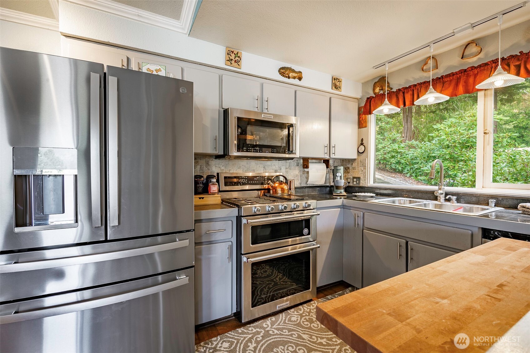 69 North Point Drive , Bellingham, WA 98229