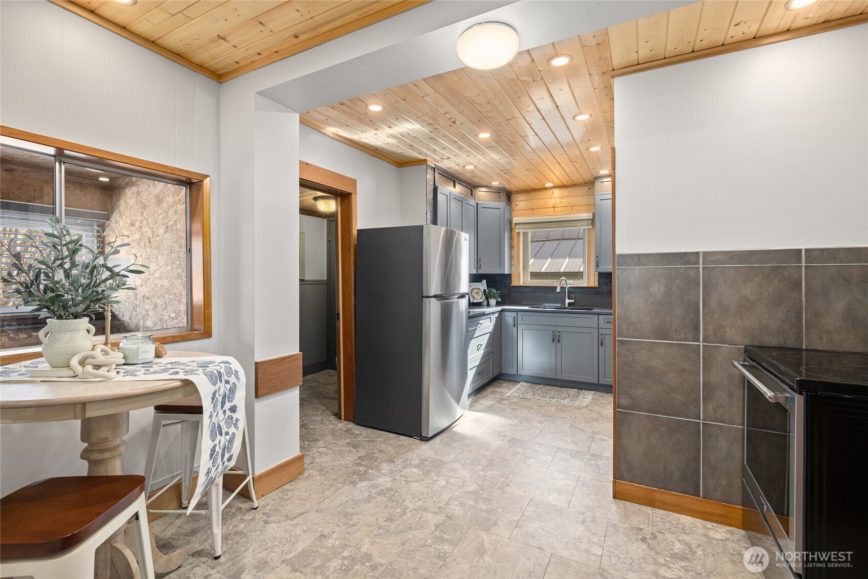 313 S 2nd Street , Roslyn, WA 98941