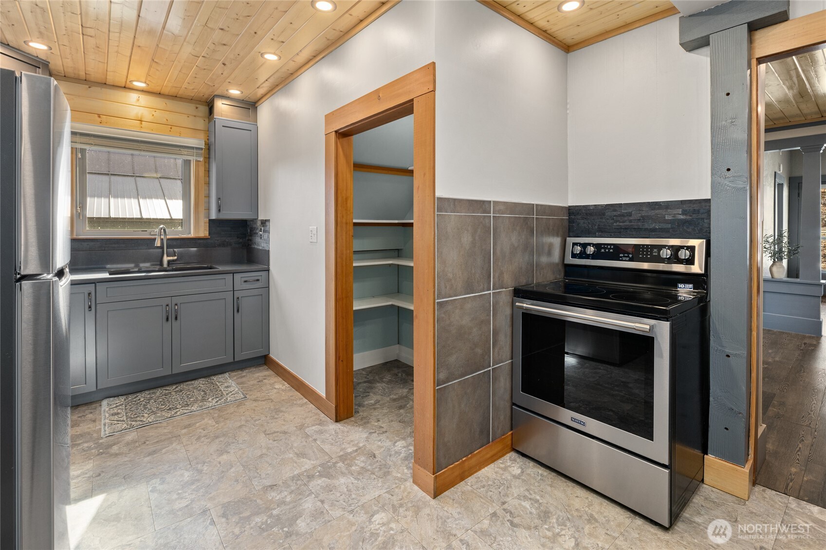 313 S 2nd Street , Roslyn, WA 98941