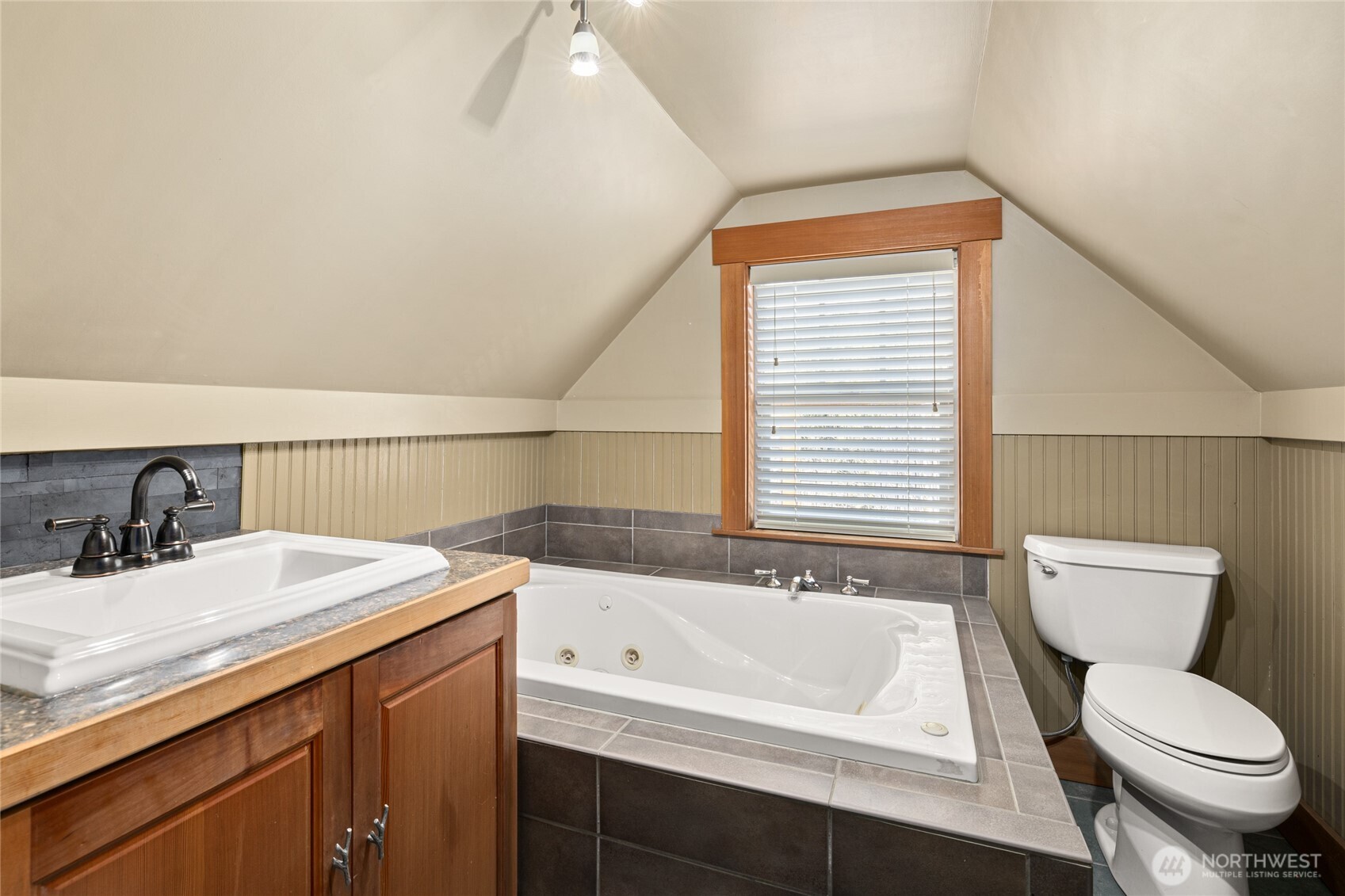 313 S 2nd Street , Roslyn, WA 98941