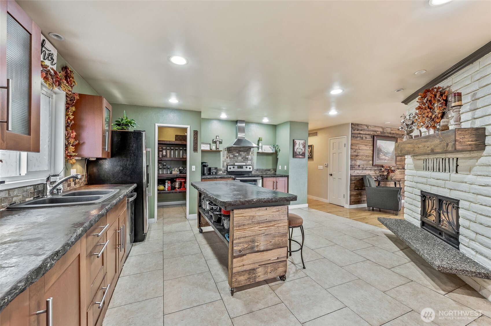 809 N Kenroy Terrace , East Wenatchee, WA 98802