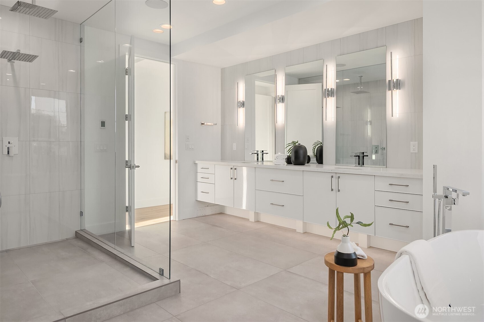 6530 102nd Place NE, Kirkland, WA 98033