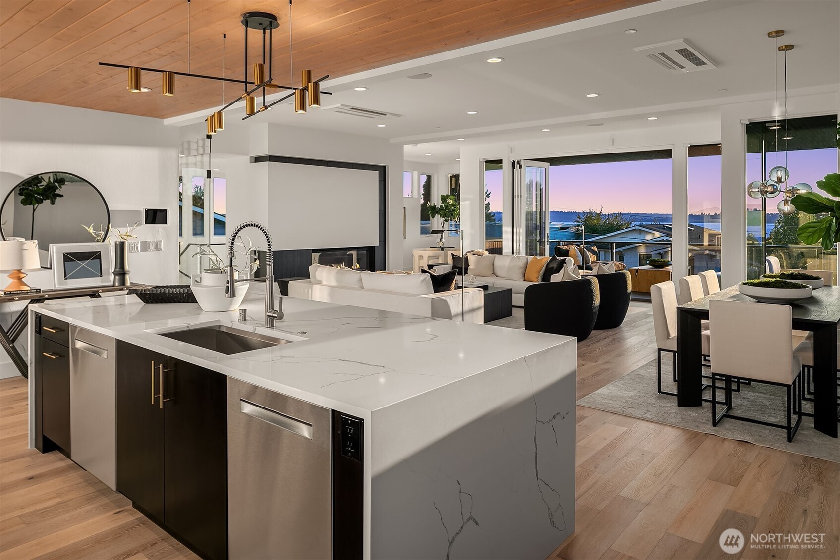 6530 102nd Place NE, Kirkland, WA 98033