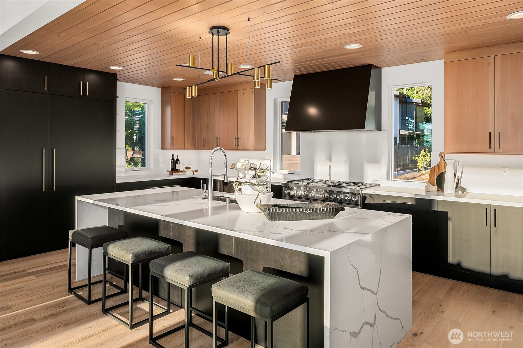 6530 102nd Place NE, Kirkland, WA 98033