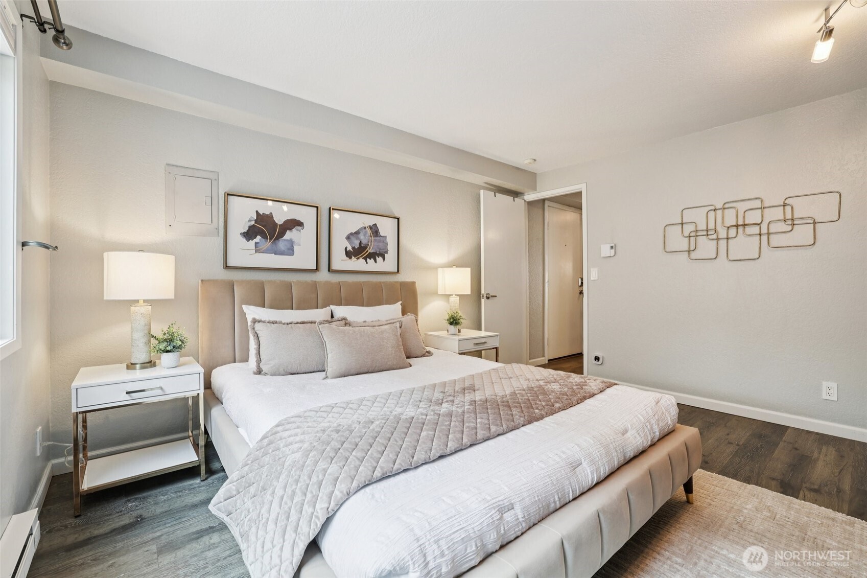 2219 14th Avenue W #304, Seattle, WA 98119