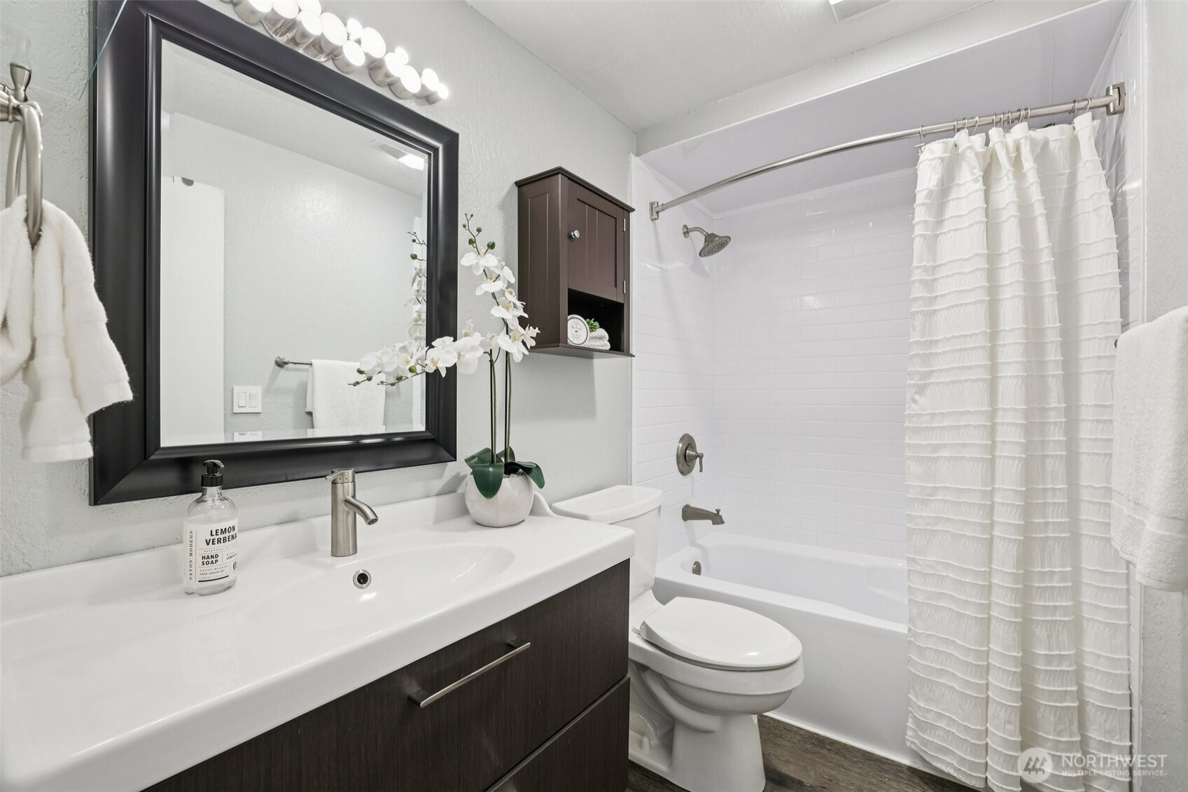 2219 14th Avenue W #304, Seattle, WA 98119