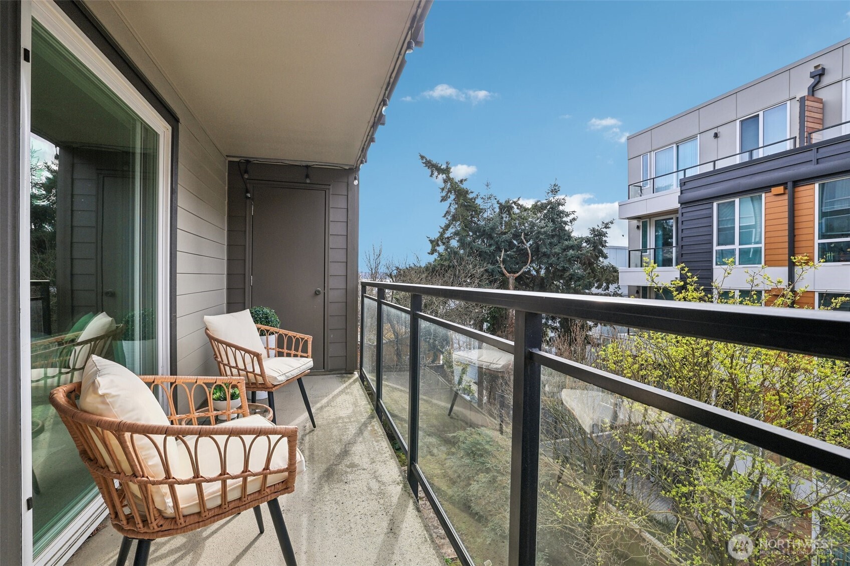 2219 14th Avenue W #304, Seattle, WA 98119