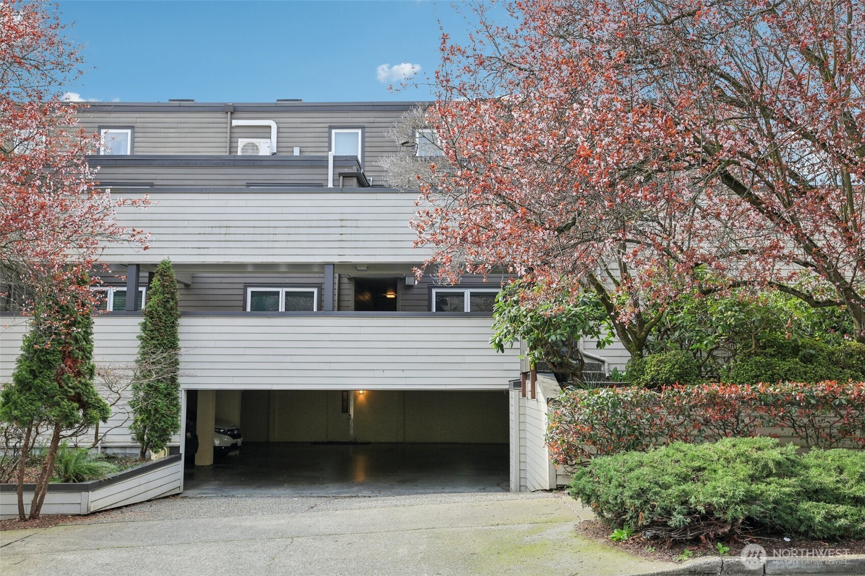 2219 14th Avenue W #304, Seattle, WA 98119