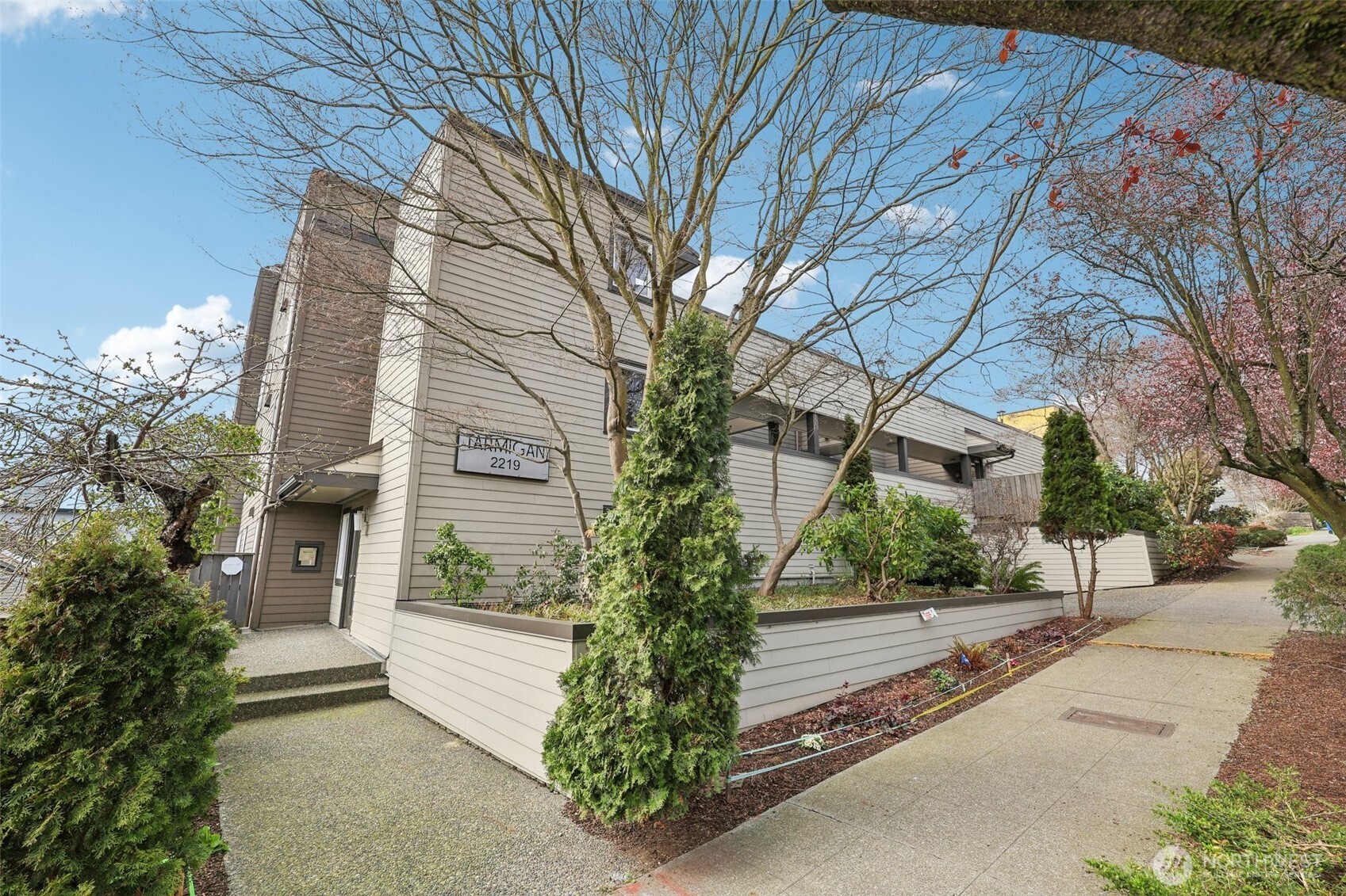 2219 14th Avenue W #304, Seattle, WA 98119