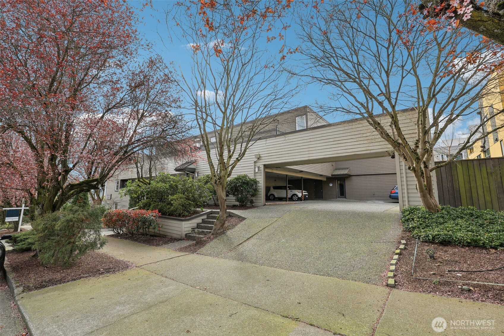 2219 14th Avenue W #304, Seattle, WA 98119