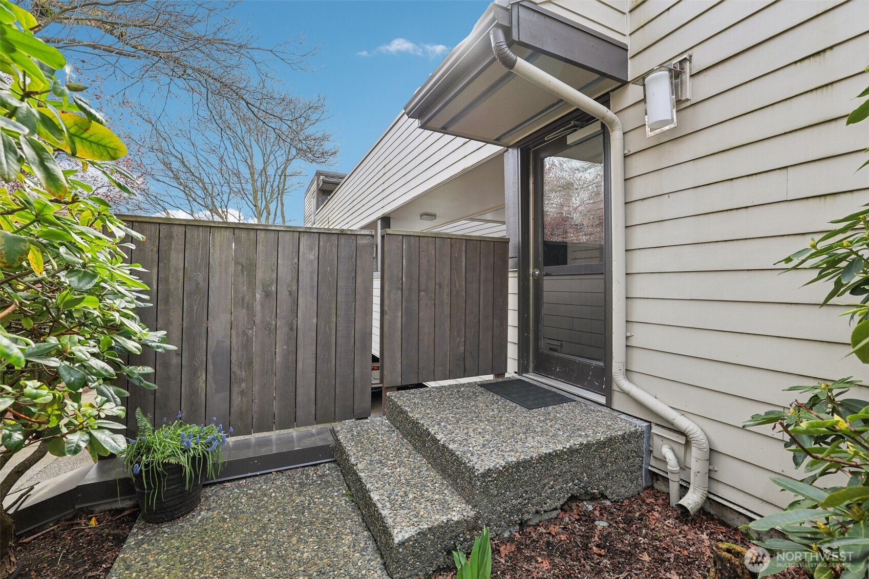 2219 14th Avenue W #304, Seattle, WA 98119