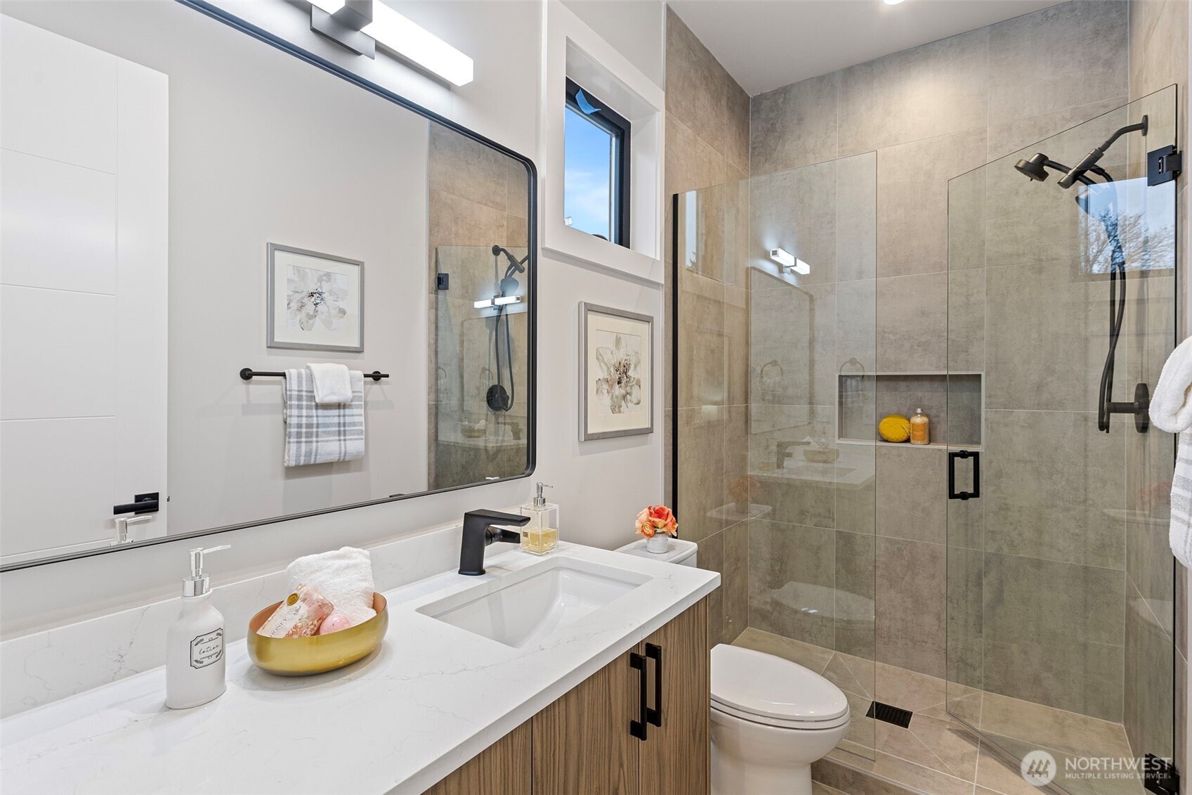 14 158th Place NE, Bellevue, WA 98008
