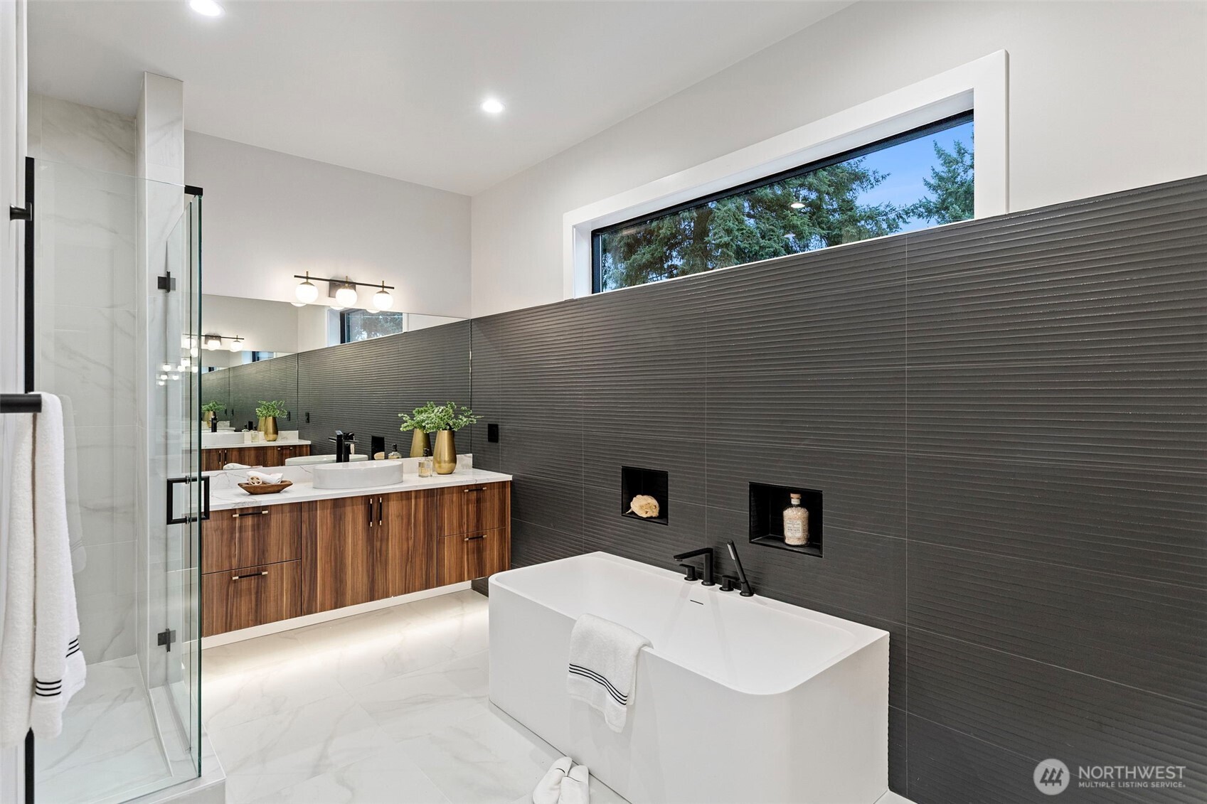 14 158th Place NE, Bellevue, WA 98008