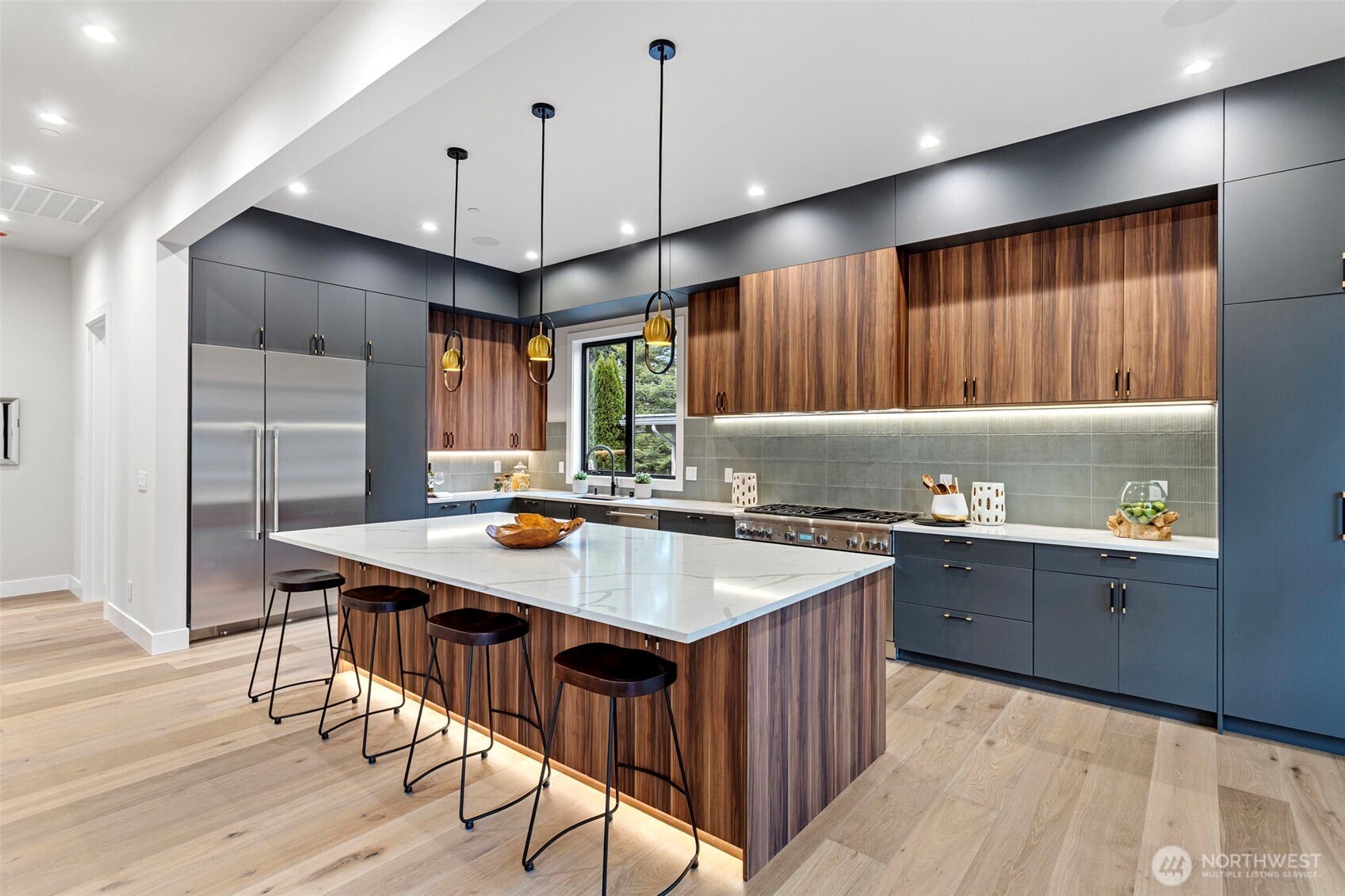 14 158th Place NE, Bellevue, WA 98008