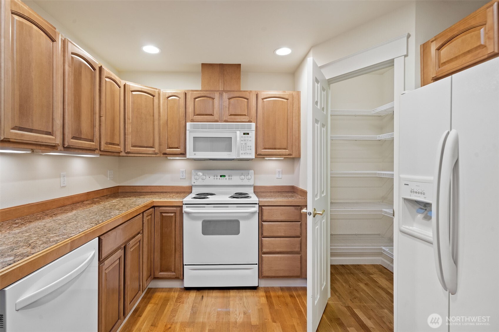 160 E Soderberg Road #C7, Allyn, WA 98524