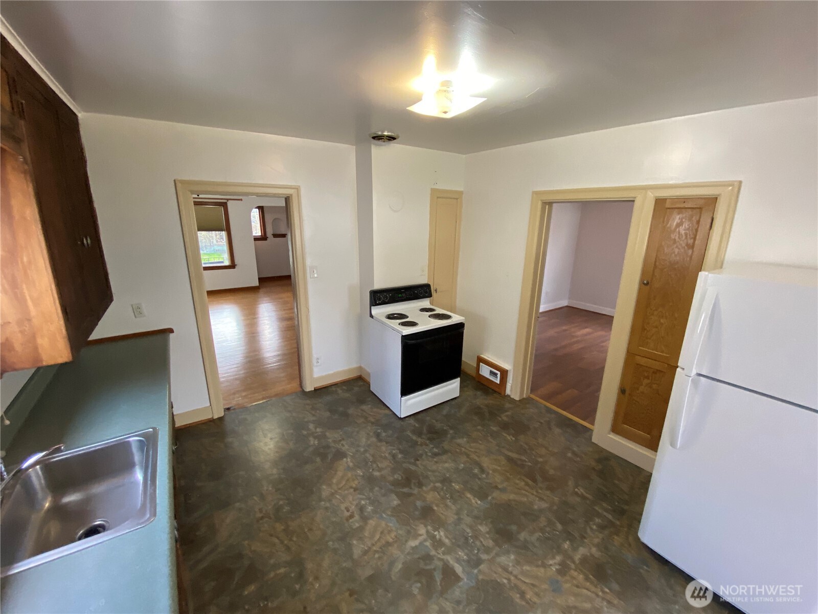 1222 9th Street , Bremerton, WA 98337