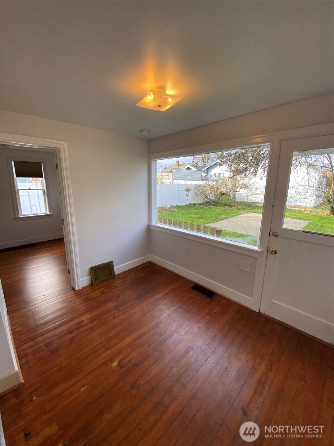 1222 9th Street , Bremerton, WA 98337