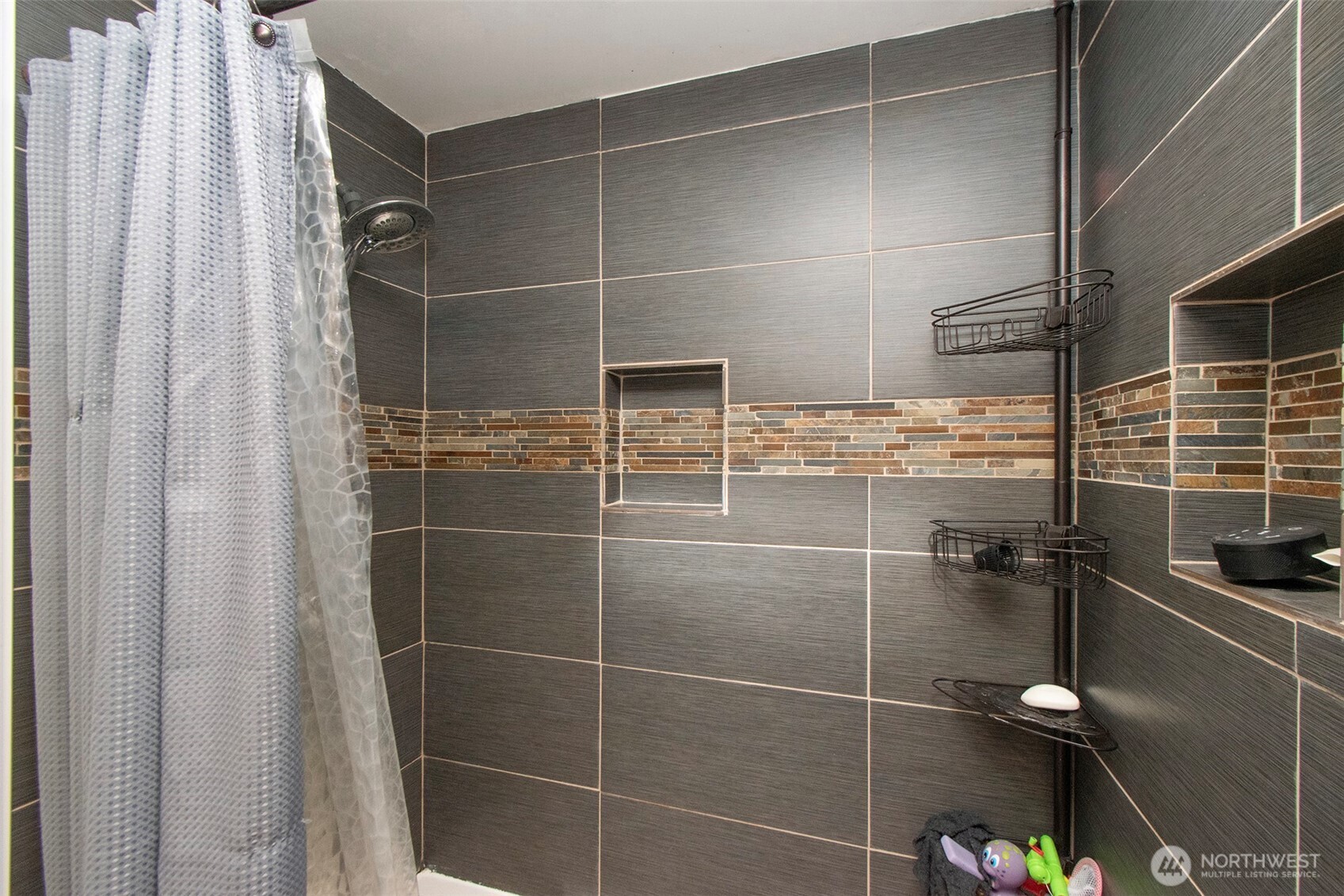 2717 S Laurel Street , Port Angeles, WA 98362