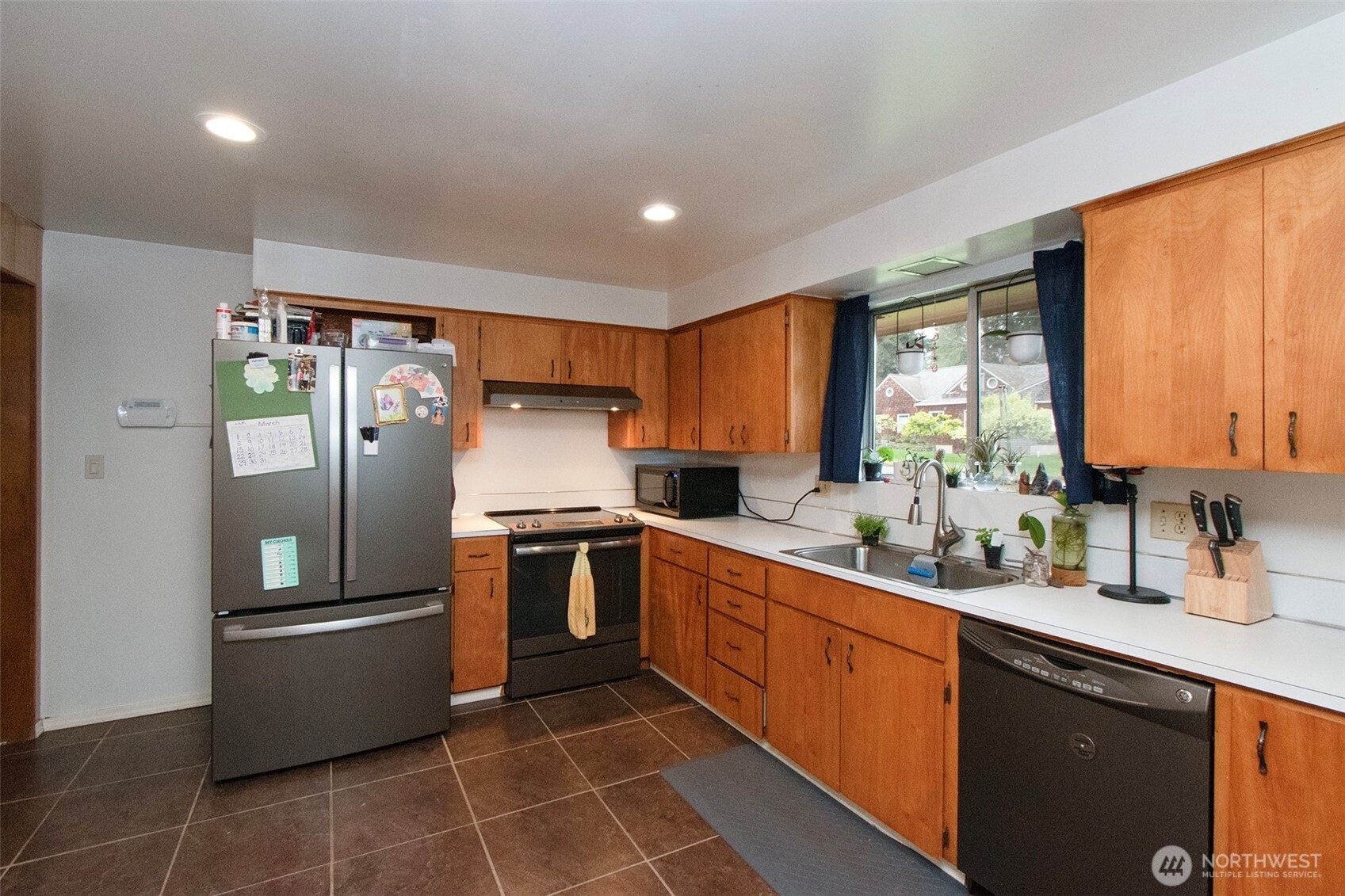2717 S Laurel Street , Port Angeles, WA 98362