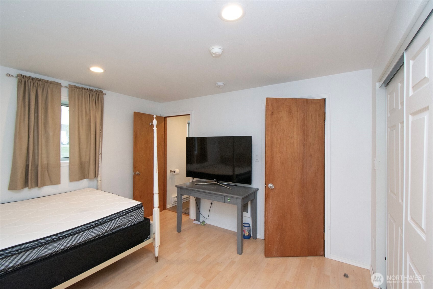 2717 S Laurel Street , Port Angeles, WA 98362