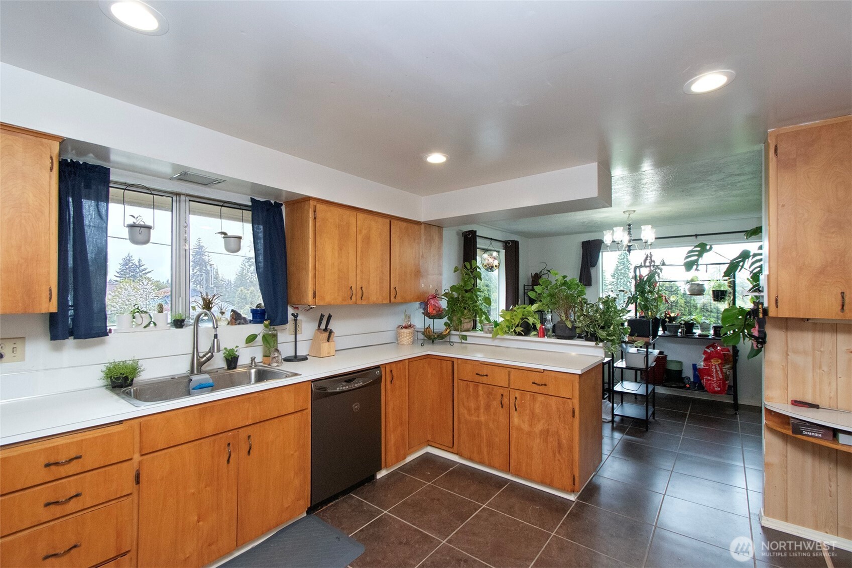 2717 S Laurel Street , Port Angeles, WA 98362