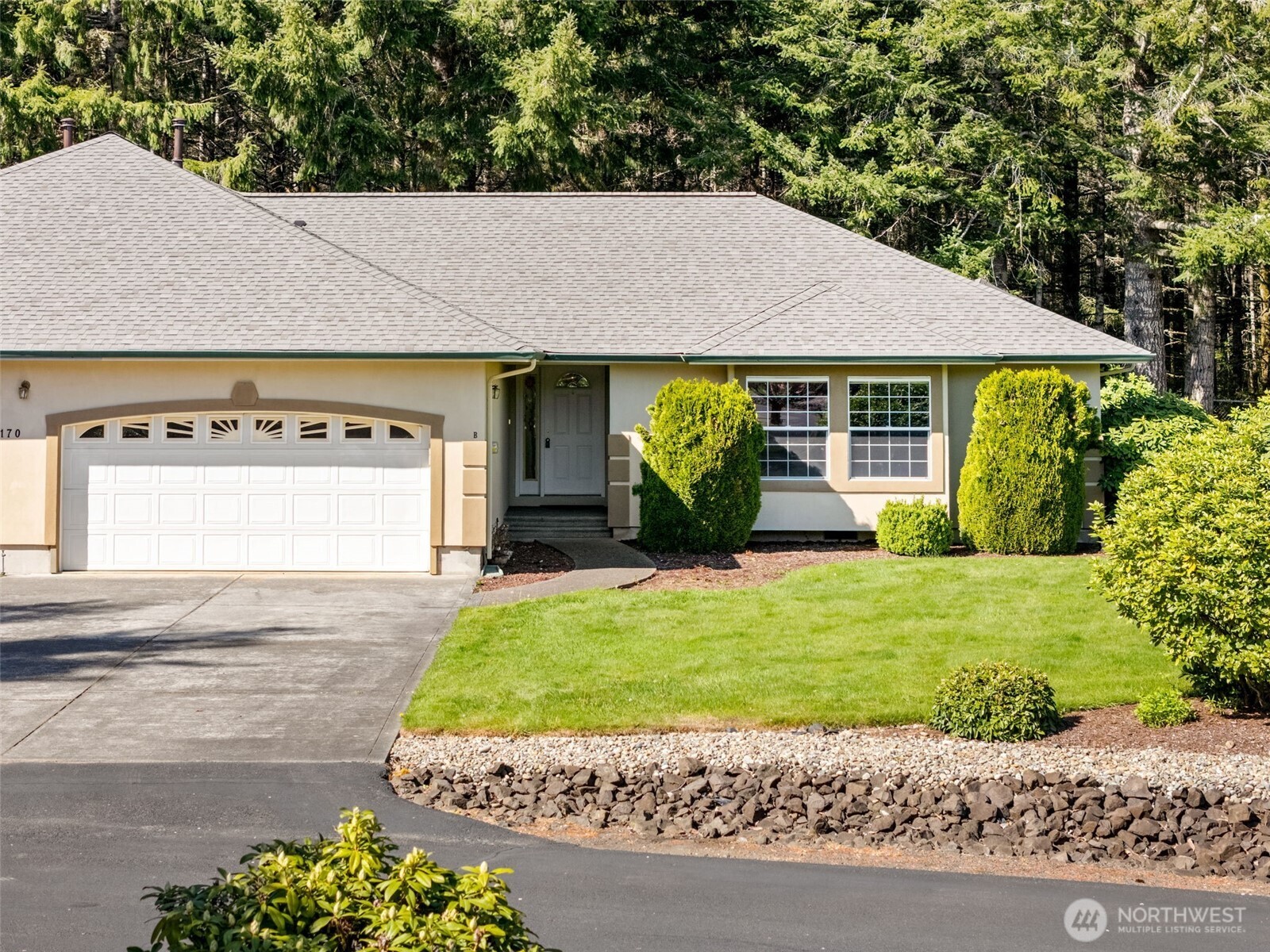 170 E Beaumont Drive #B, Shelton, WA 98584