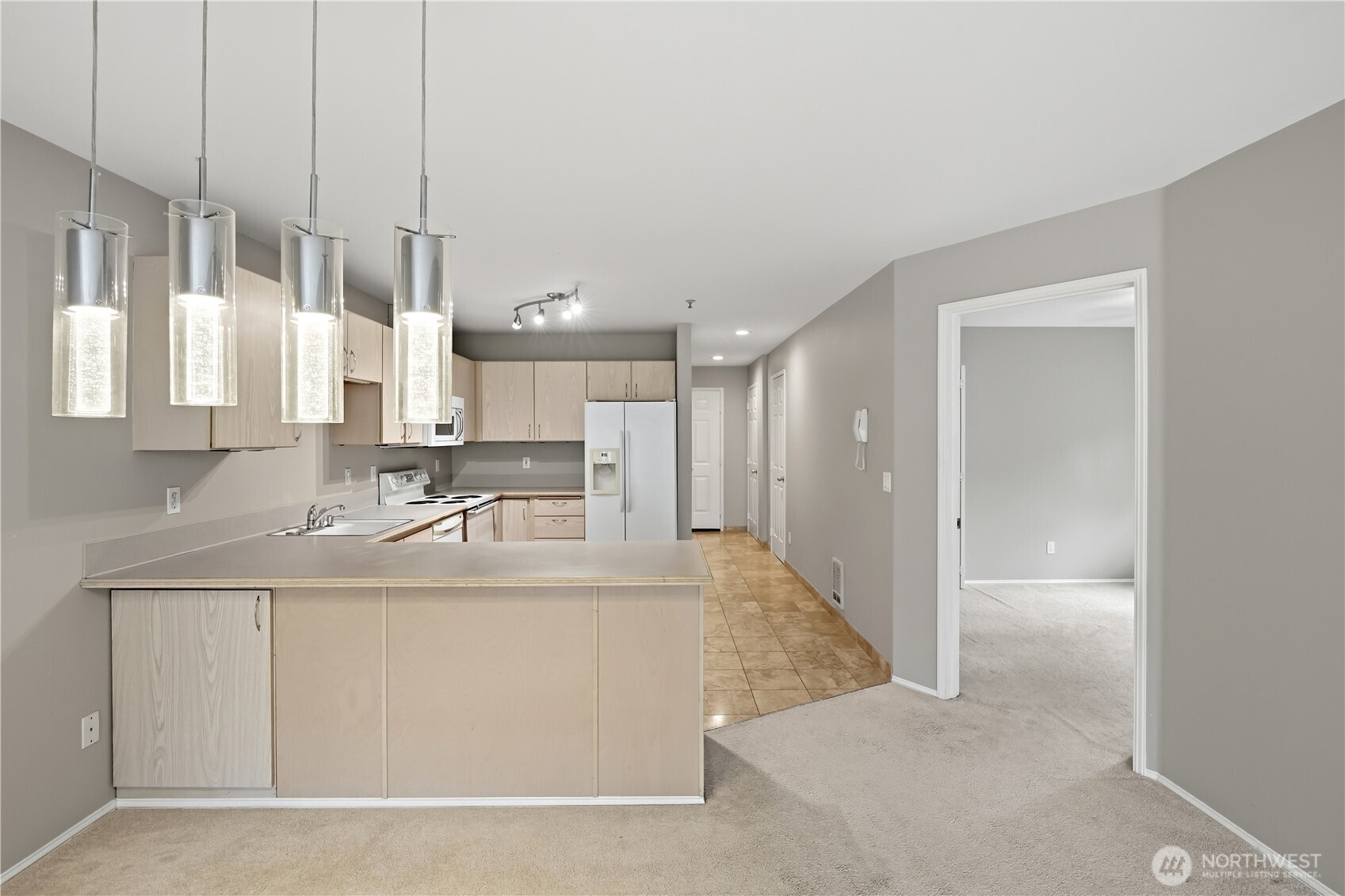 18210 73rd Avenue NE #201, Kenmore, WA 98028-2770