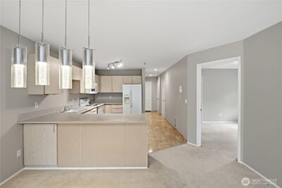 18210 73rd Avenue NE #201, Kenmore, WA 98028-2770